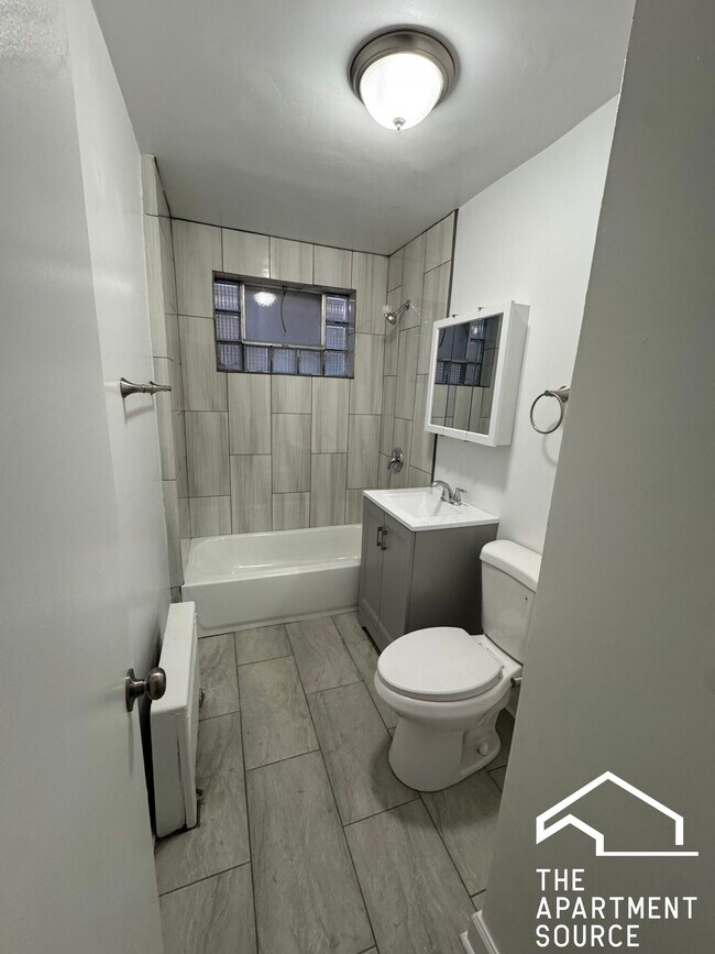Photo - 6719 N California Ave Unit 1W