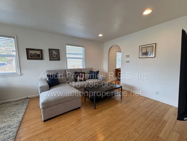 Photo - Downtown Roseville - 2 Bed, 1 Bath - Single Level Bungalow - Landscaping Included - Utilities Inc...