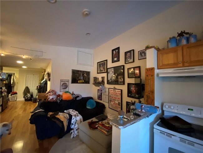 Photo - 16 Clearview Ave Unit B