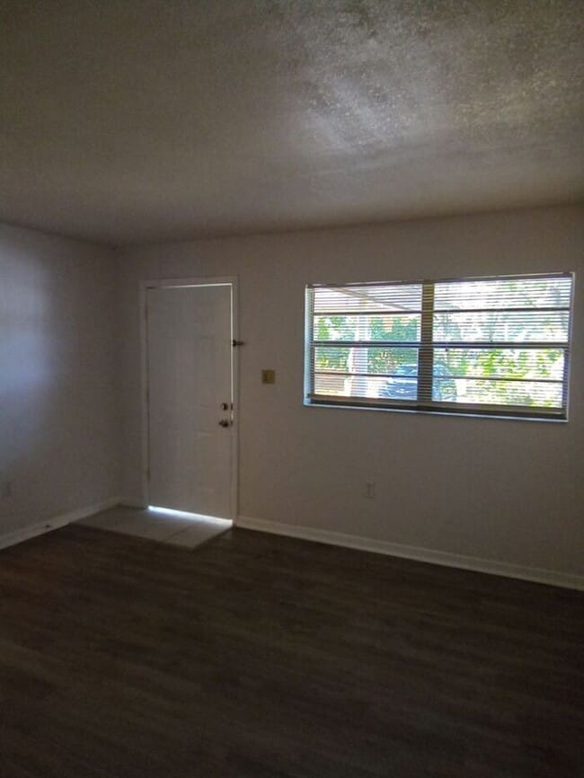 Spacious Duplex Home in Lakeland, FL