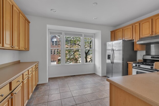 Photo - 451 Albany Ct