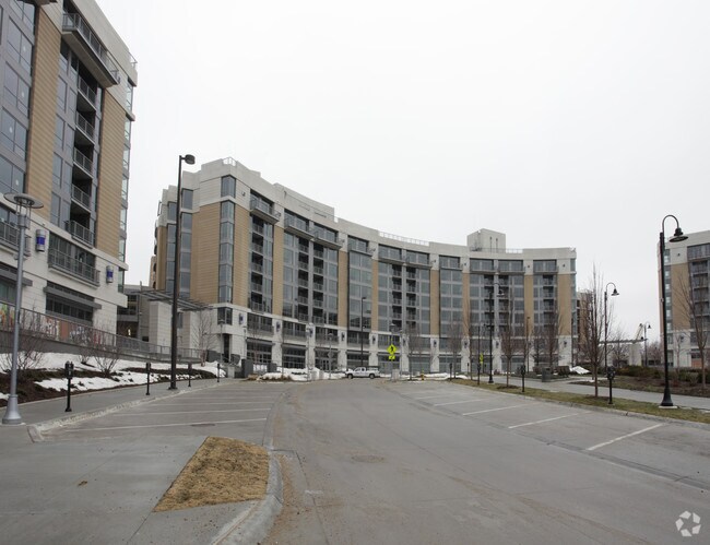 Photo - Midtown Crossing Buildings 3, 4, & 5