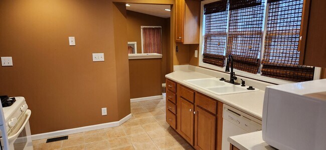 Photo - 1224 Woodlawn Dr