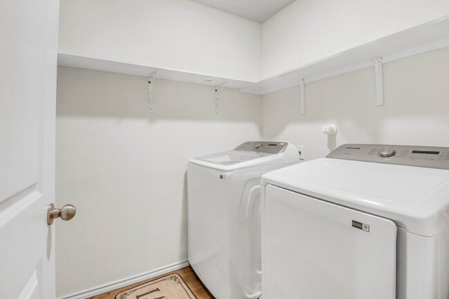 Photo - 15327 Shortwing