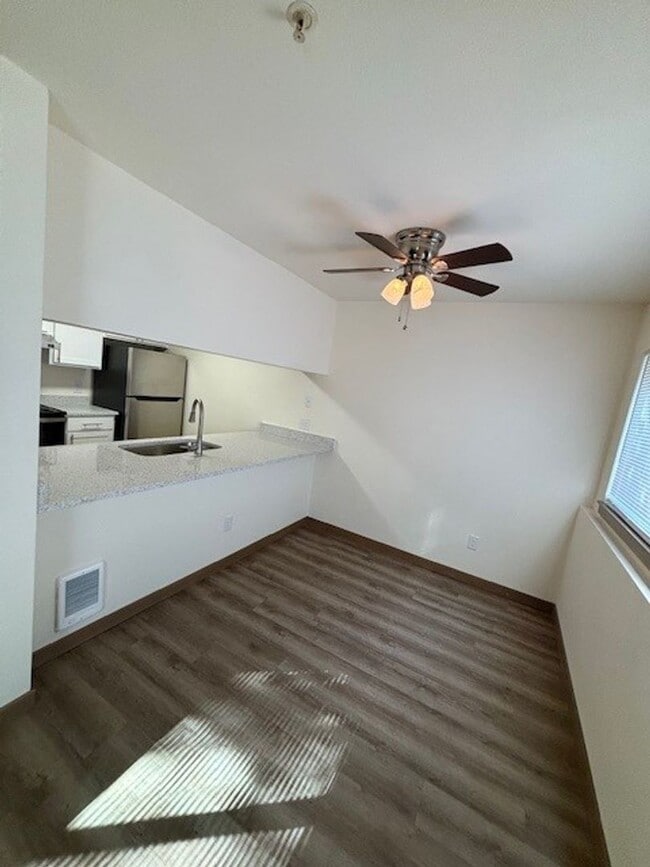 Photo - English Gardens Apartments