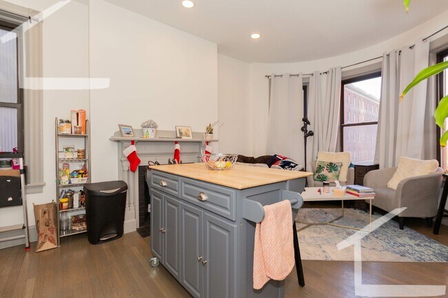 Photo - WOW!!!! NO BROKER FEE!!!! CENTRAL AIR AND STAINLESS APPLIANCES FOR 9/1