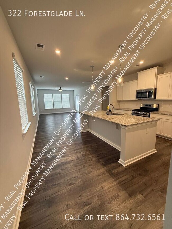 Photo - 322 Forestglade Ln