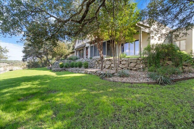 24736 Travis Lakeside Cove