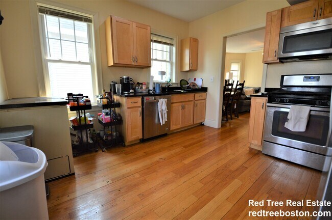 Photo - 74 Brooks St Unit 2