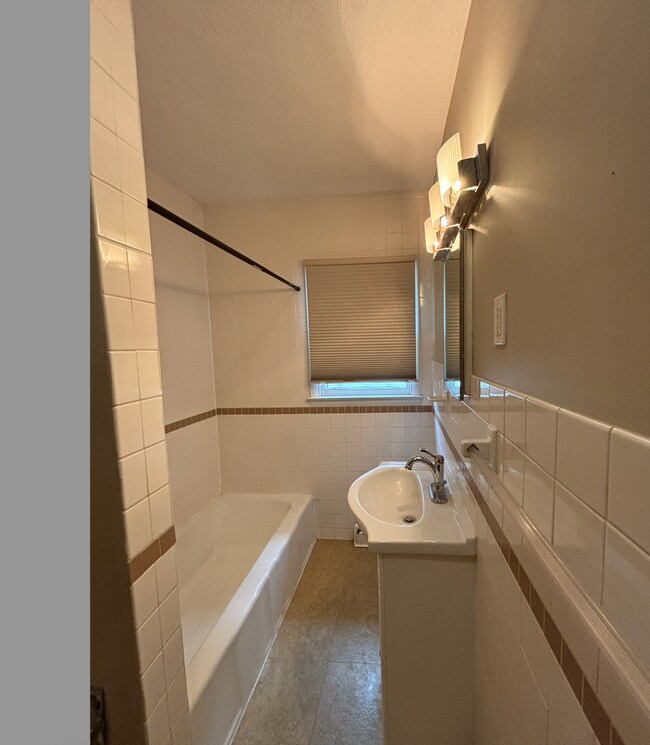 Photo - 1809 B Avenue