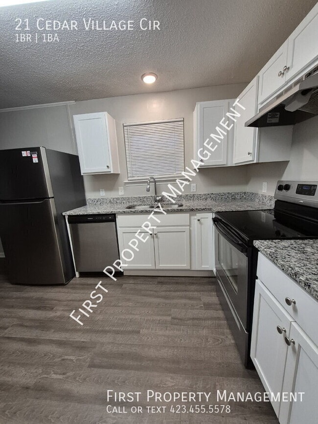 Building Photo - 21 Cedar Village Cir