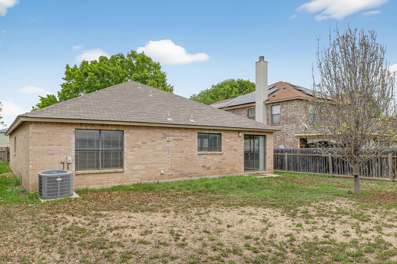 Photo - 10526 Bluegrass Pond