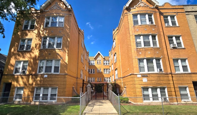 Building Photo - 834 N Massasoit Ave Unit 3A Rental