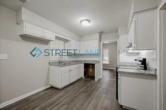 Photo - 5044 Old Post Rd