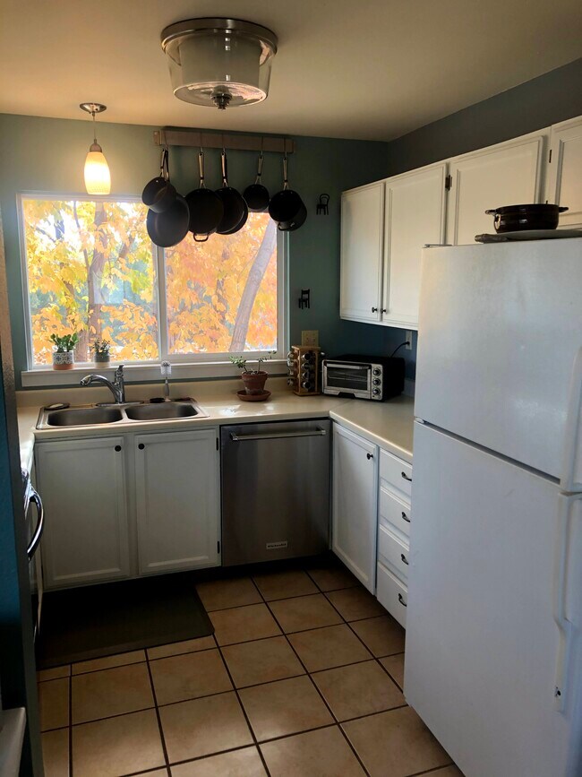 Cocina - 3465 Lochwood Dr Unidad A8