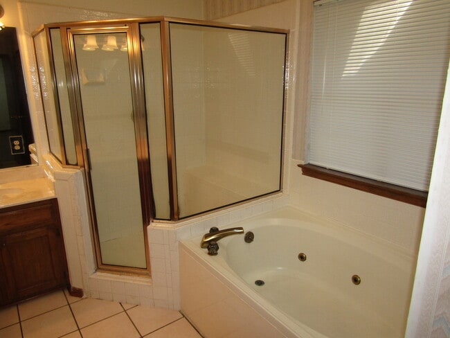 Photo - 6106 John Chisum Ln