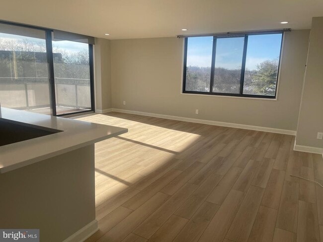 Photo - 5225 Pooks Hill Rd Unit 828S