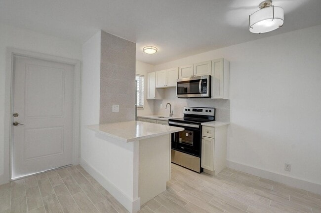 Photo - 525 S Broadway