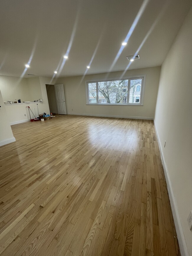 Photo - 160 Laconia Ave Unit 2