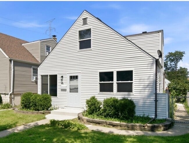 Building Photo - 35 46th Ave