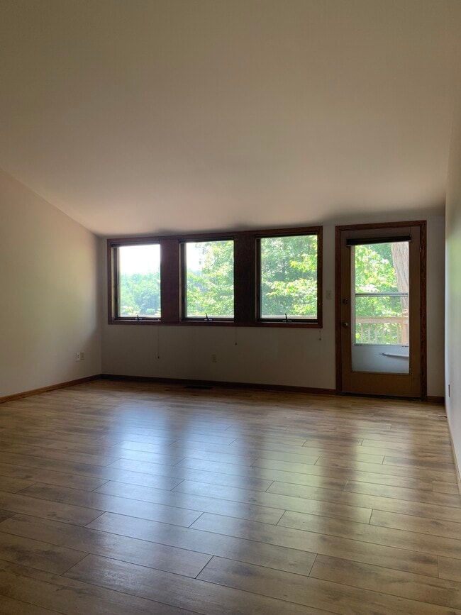 Photo - 311 River St Townhome