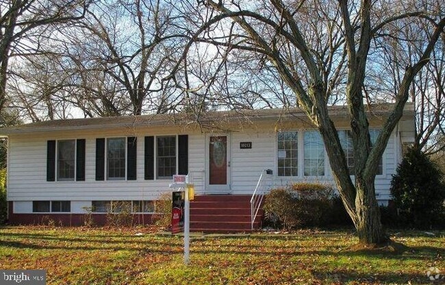 Building Photo - 10213 Rodgers Rd Rental
