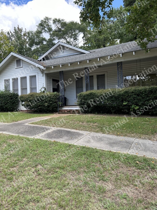 Photo - 201 S Farmerville St