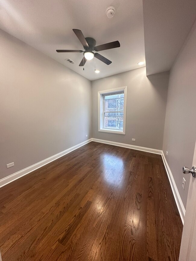 Photo - 1145 W Lunt Ave Unidad 1157-2