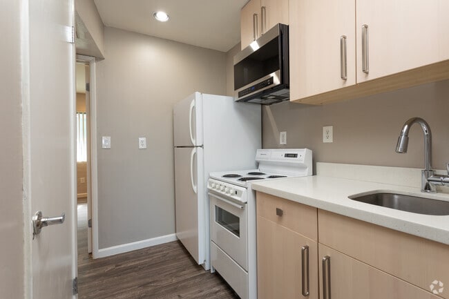 Interior Photo - The Flats at Julian Drew Block