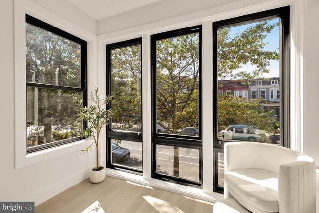 Photo - 3923 14th St NW Unit 5