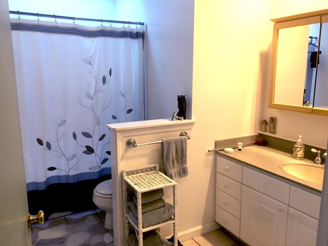 Photo - 206 Ross Valley Dr Unidad A