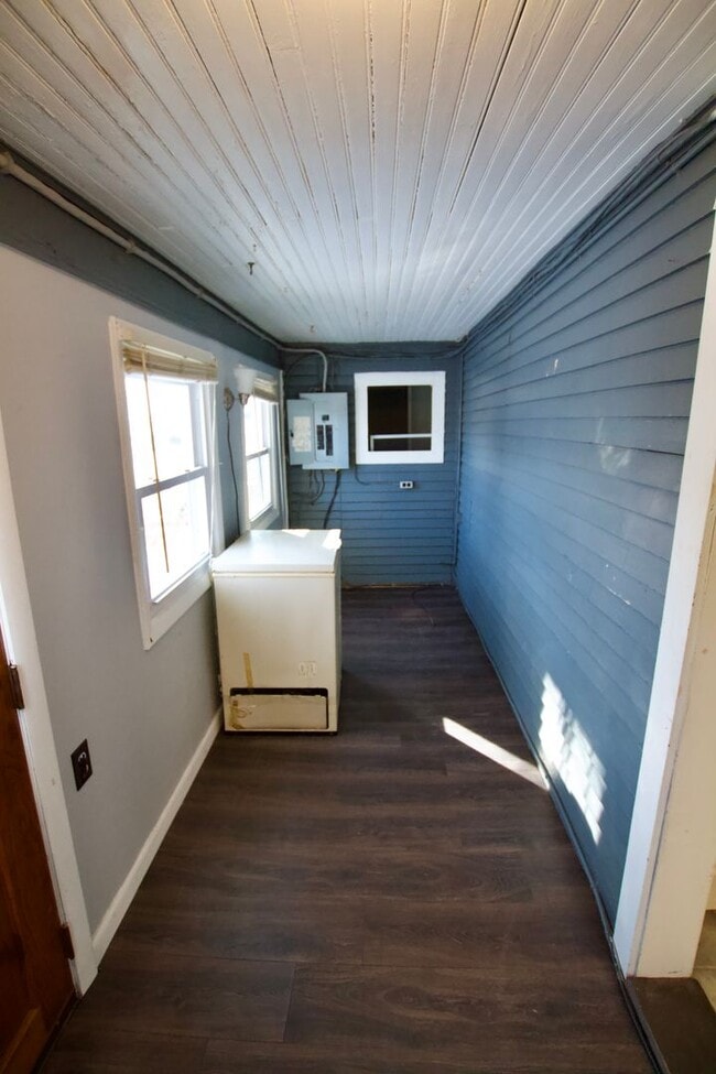 Photo - Spacious 4–5 Bedroom Home on French Island – Old Town