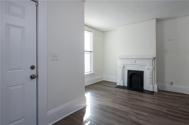 Photo - 406 Paines Ave NW