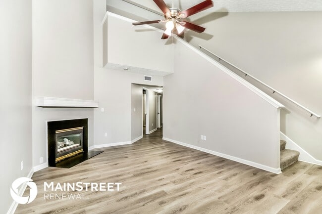 Photo - 10418 Pinoak View Dr