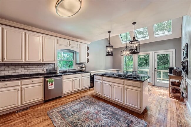 Photo - 110 Boulder Dr