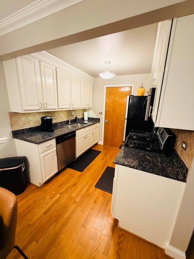 4932 N Leonard Dr Unit O’Hare Condo