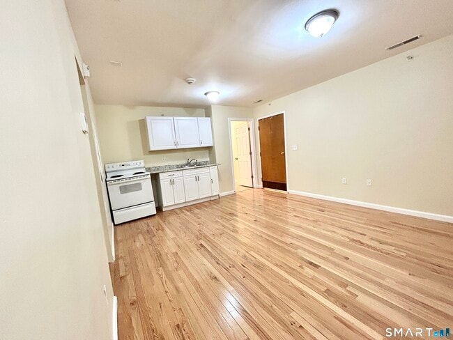 Photo - 135 W Main St Unidad 2I