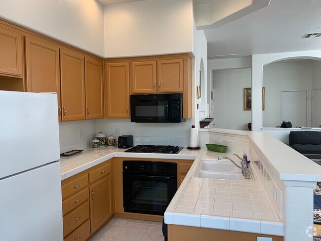 Building Photo - FURNISHED Mission Valley TOWNHOME! Enjoy S...