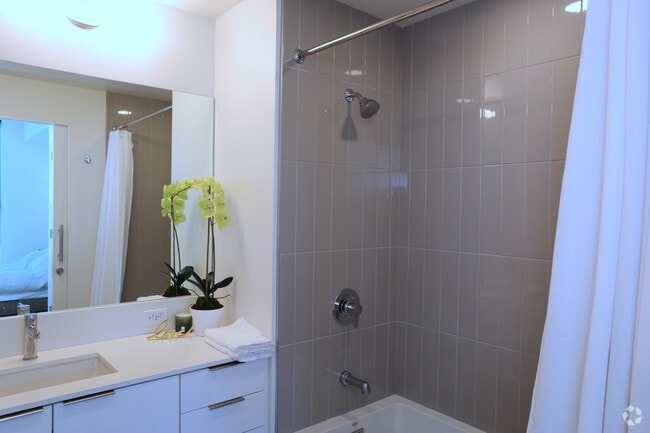 2HAB, 2BA - 910 ft²