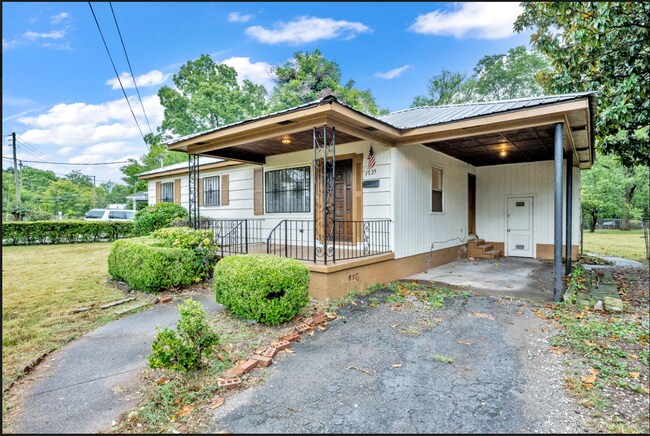 Photo - 1725 Mims St SW