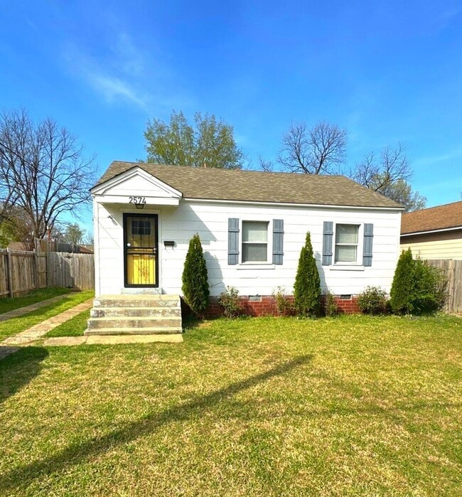 Photo - 2574 Pershing Ave House