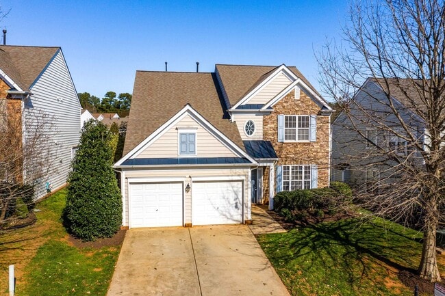 Photo - Beautiful 4 Bedroom Home in the vibrant city of Raleigh!
