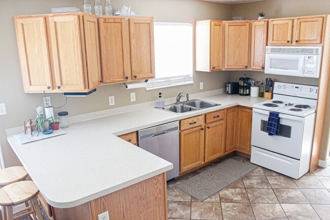 Photo - 376 W Plum Pl