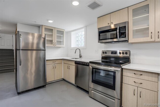 Photo - 95 E Euclid St Unit 001