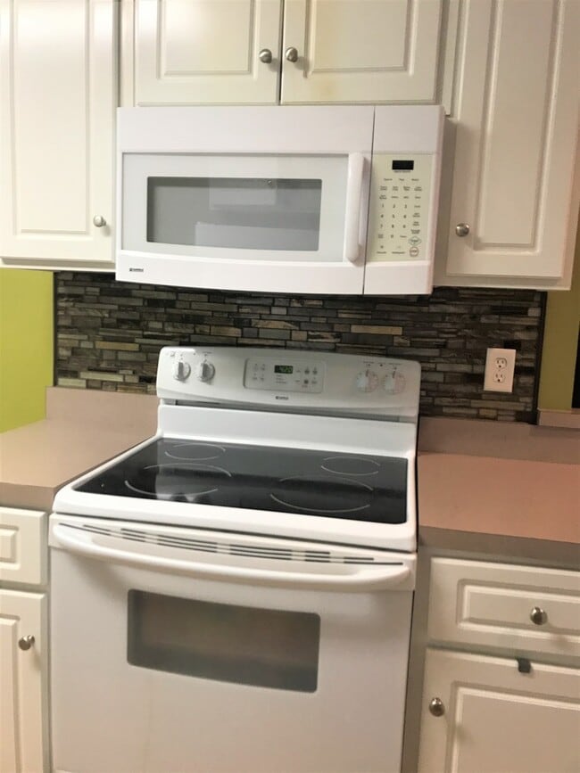 Photo - 200 Sunview Dr
