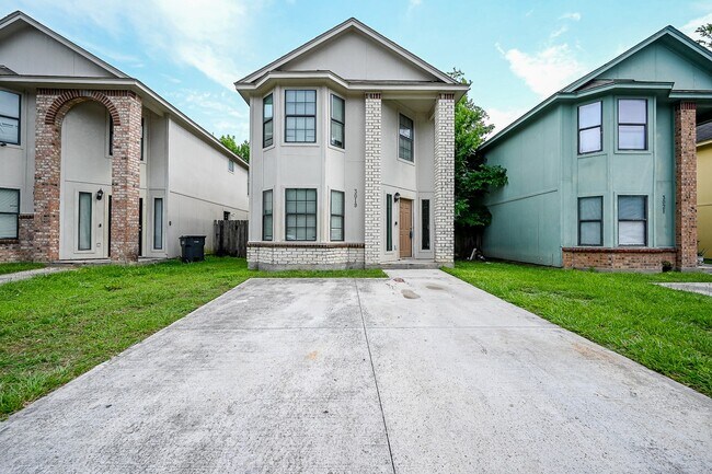 Photo - 3019 La Estancia Ln