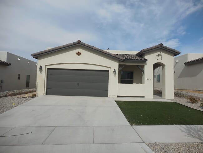 Building Photo - 213 Epsom Dr