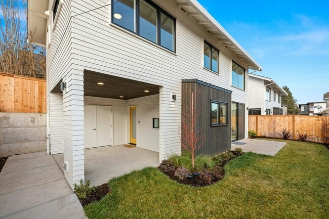 Photo - 4809 N Kerby Ave