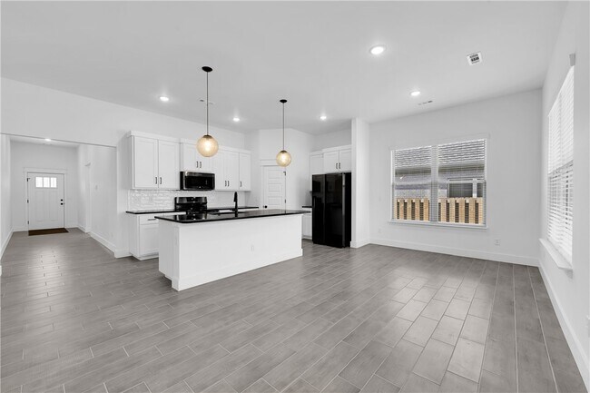 Photo - 1410 Emmerson St