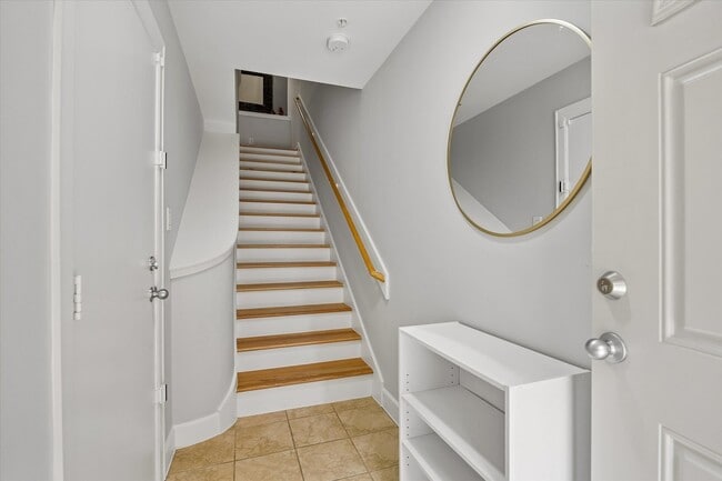 Photo - 8715 Meadowcroft Dr Unidad 1102